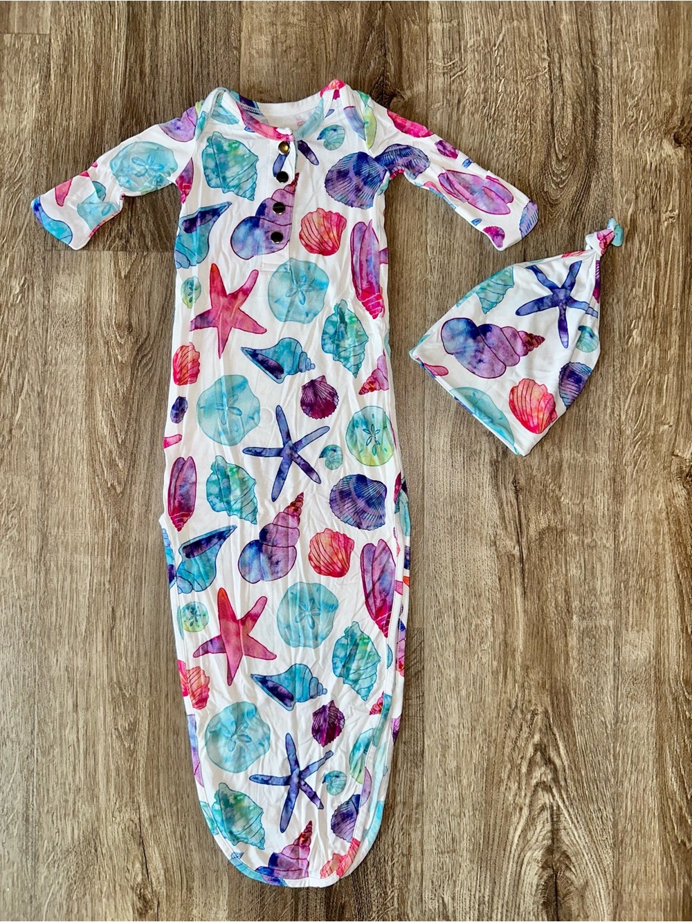 Florida Kid Co Seashell Newborn Knotted Gown + Hat